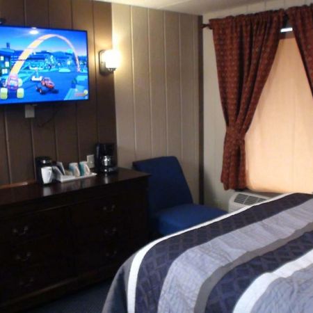 Motel 72 Grayling Bagian luar foto