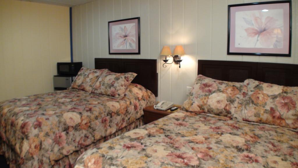 Motel 72 Grayling Bagian luar foto