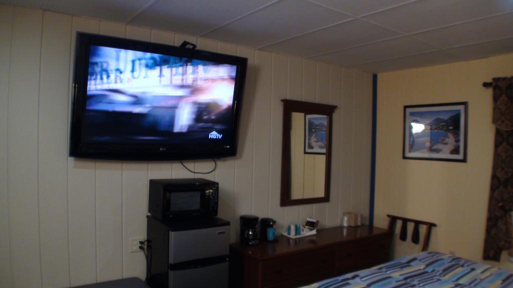 Motel 72 Grayling Bagian luar foto