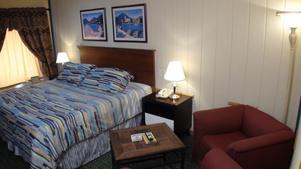 Motel 72 Grayling Bagian luar foto