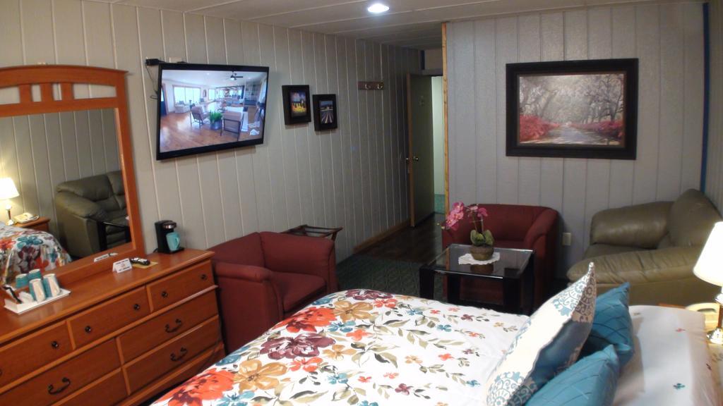 Motel 72 Grayling Bagian luar foto