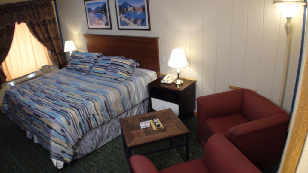 Motel 72 Grayling Bagian luar foto