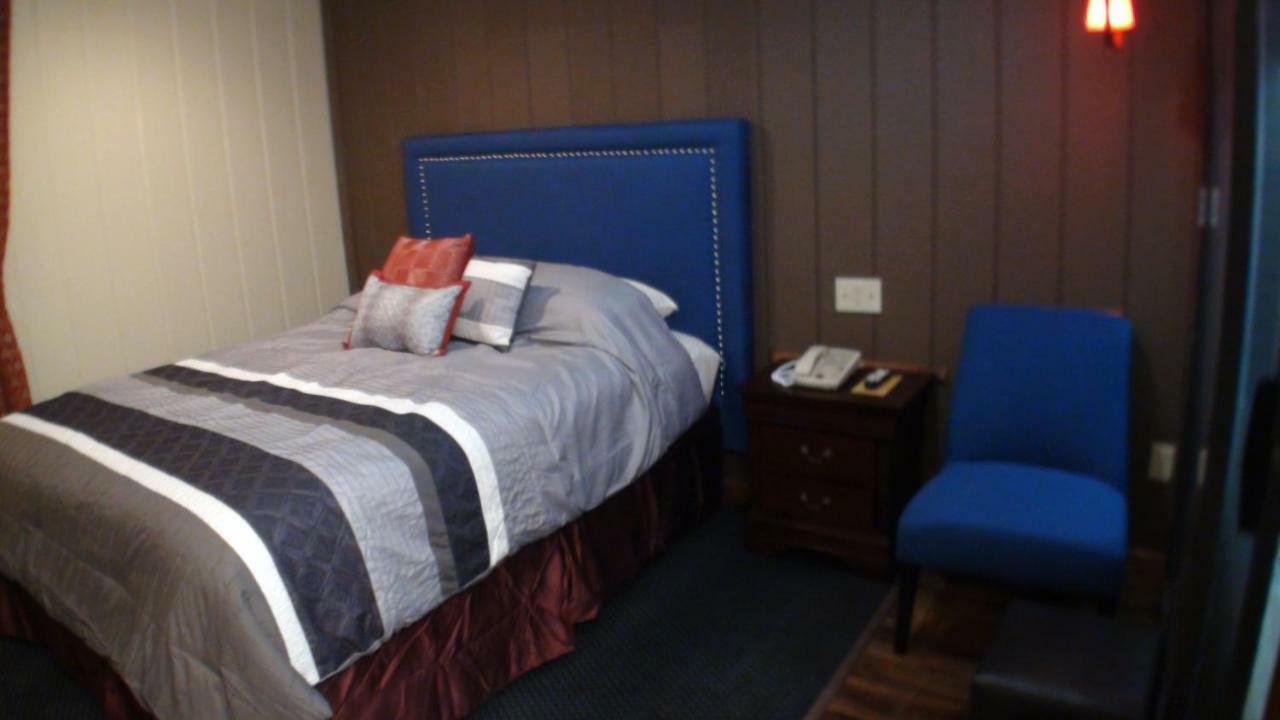 Motel 72 Grayling Bagian luar foto